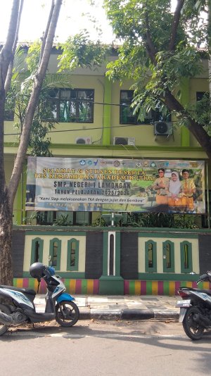 Diduga Kepala Sekolah SMPN 1 Lamongan Merasa Kuat Dan Kebal Hukum.