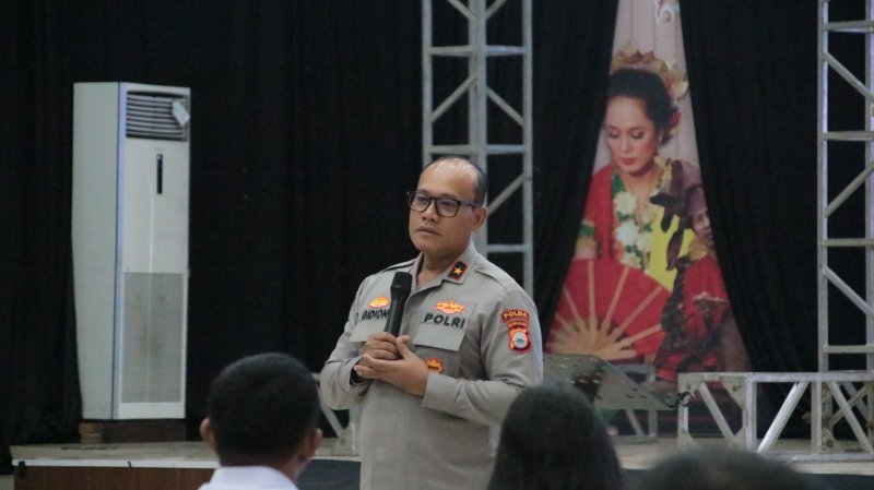 *Ibadah Perdana Wakapolda Sulsel Bersama Personel Oikumene, Perkuat Iman dan Kebersamaan*